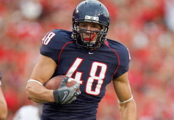 TUSCON - OCTOBER 4:  Rob Gronkowski #48 of the Arizona Wildcats carries the ball during the game against the Washington Huskies on October 4, 2008 at Arizona Stadium in Tucson, Arizona. (Photo by: Gregory Shamus/Getty Images)
