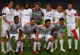 BARCELONA, SPAIN - APRIL 08:  The Bayern Munich team poses for a team photo during the UEFA Champions League quarter final first leg match between FC Barcelona and FC Bayern Munich at the Camp Nou stadium on April 8, 2009 in Barcelona, Spain.  (Photo by Jamie McDonald/Getty Images)