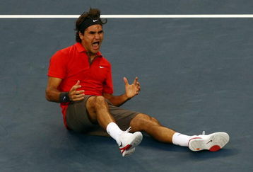 NEW YORK - SEPTEMBER 08:  Roger Federer of Switzerland reacts after defeating Andy Murray of the United Kingdom to win the 2008 U.S. Open Men's Championship Match in Arthur Ashe Stadium at the USTA Billie Jean King National Tennis Center on September 8, 2008 in the Flushing neighborhood of the Queens borough of New York City.  (Photo by Chris McGrath/Getty Images)