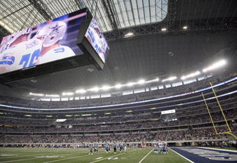ARLINGTON, TX - AUGUST 21:  A general view of the Dallas Cowboys in the first quarter against the Tennessee Titans during a preseason game at Dallas Cowboys Stadium on August 21, 2009 in Arlington, Texas. (Photo by Tom Pennington/Getty Images)