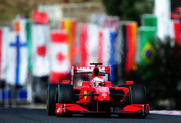 SPA FRANCORCHAMPS, BELGIUM - AUGUST 29:  Kimi Raikkonen of Finland and Ferrari drives during qualifying for the Belgian Grand Prix at the Circuit of Spa Francorchamps on August 29, 2009 in Spa Francorchamps, Belgium.  (Photo by Clive Mason/Getty Images)