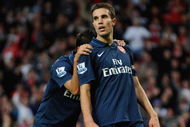 MANCHESTER, ENGLAND - AUGUST 29:  Robin van Persie (R) of Arsenal shows his dejection with team mate Eduardo after having a goal disallowed during the Barclays Premier League match between Manchester United and Arsenal at Old Trafford on August 29, 2009 in Manchester, England.  (Photo by Laurence Griffiths/Getty Images)