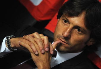 MILAN, ITALY - AUGUST 29:  AC Milan Manager Leonardo watches the action during the Serie A match between AC Milan and Inter Milan at Stadio Giuseppe Meazza on August 29, 2009 in Milan, Italy.  (Photo by Valerio Pennicino/Getty Images)