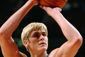 CHICAGO - FEBRUARY 25:  Darko Milicic #31 of the Detroit Pistons shoots a free throw during the game against the Chicago Bulls on February 25, 2004 at the United Center in Chicago, Illinois. The Pistons won 107-88. NOTE TO USER: User expressly acknowledges and agrees that, by downloading and/or using this Photograph, User is consenting to the terms and conditions of the Getty Images License Agreement. (Photo by Jonathan Daniel/Getty Images)