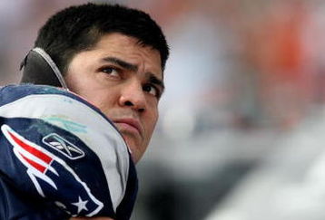 MIAMI - NOVEMBER 23:  Linebacker Tedy Bruschi #54 of the New England Patriots looks up to the scoreboard while taking on the Miami Dolphins at Dolphin Stadium on November 23, 2008 in Miami, Florida. The Patriots defeated the Dolphins 48-28.  (Photo by Doug Benc/Getty Images)