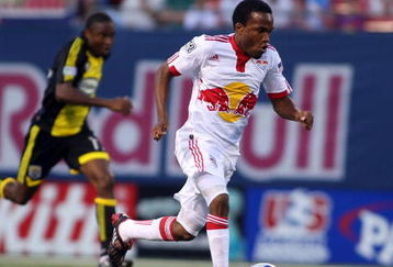 EAST RUTHERFORD, NJ - AUGUST 30:  Dane Richards #19 of the New York Red Bulls plays the ball against the Columbus Crew at Giants Stadium in the Meadowlands on August 30, 2009 in East Rutherford, New Jersey.  Red Bulls defeat the Crew 1-0.  (Photo by Mike Stobe/Getty Images for New York Red Bull)
