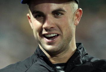 NEW YORK - AUGUST 20:  David Wright #5 of the New York Mets looks on as his team plays the Atlanta Braves on August 20, 2009 at Citi Field in the Flushing neighborhood of the Queens borough of New York City.  (Photo by Jim McIsaac/Getty Images)