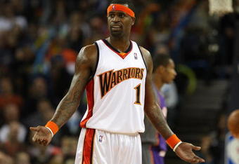 OAKLAND, CA - MARCH 15:  Stephen Jackson #1 of the Golden State Warriors is called for his second technical foul and is thrown out of the game by referee Tony Brothers against the Phoenix Suns during an NBA game on March 15, 2009 at Oracle Arena in Oakland, California. NOTE TO USER: User expressly acknowledges and agrees that, by downloading and or using this photograph, User is consenting to the terms and conditions of the Getty Images License Agreement.  (Photo by Jed Jacobsohn/Getty Images)