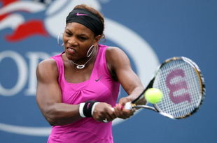 NEW YORK - AUGUST 31:  Serena Williams of the United States returns a shot against Alexa Glatch of the United States during day one of the 2009 U.S. Open at the USTA Billie Jean King National Tennis Center on August 31, 2009 in Flushing neighborhood of the Queens borough of New York City.  (Photo by Al Bello/Getty Images)