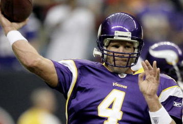 HOUSTON - AUGUST 31:  Quarterback Brett Favre #4 of the Minnesota Vikings warms up before taking on the Houston Texans at Reliant Stadium on August 31, 2009 in Houston, Texas.  (Photo by Bob Levey/Getty Images)