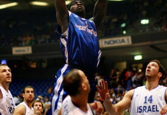 TEL AVIV, ISRAEL - SEPTEMBER 3: (ISRAEL OUT) Pops Mensah Bonsu of Great Britain goes to the basket during the EuroBasket 2009 qualifier match between Israel and Great Britain on September 3, 2008 in Tel Aviv, Israel. (Photo by Uriel Sinai/Getty Images)