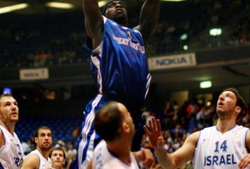 TEL AVIV, ISRAEL - SEPTEMBER 3: (ISRAEL OUT) Pops Mensah Bonsu of Great Britain goes to the basket during the EuroBasket 2009 qualifier match between Israel and Great Britain on September 3, 2008 in Tel Aviv, Israel. (Photo by Uriel Sinai/Getty Images)