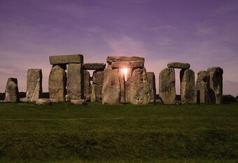 Stonehenge_-_sun_crop_340x234
