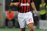 MILAN, ITALY - AUGUST 29:  Andrea Pirlo of AC Milan in action during the Serie A match between AC Milan and Inter Milan at Stadio Giuseppe Meazza on August 29, 2009 in Milan, Italy.  (Photo by Valerio Pennicino/Getty Images)