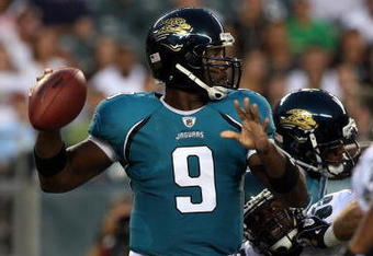 PHILADELPHIA - AUGUST 27:  David Garrard #9 of the Jacksonville Jaguars throws a pass against the Philadelphia Eagles on August 27, 2009 at Lincoln Financial Field in Philadelphia, Pennsylvania.  (Photo by Jim McIsaac/Getty Images)