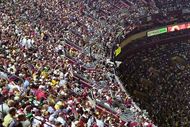 Dq-football-crowd_crop_190x127