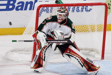 SUNRISE, FL - OCTOBER 16:  Goaltender Niklas Backstrom #32 of the Minnesota Wild redirects a shot attempt against the Florida Panthers at BankAtlantic Center on October 16, 2008 in Sunrise, Florida. The Wild defeated the Panthers 6-2.  (Photo by Doug Benc/Getty Images)
