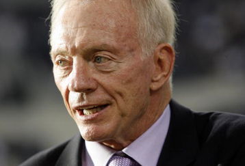 ARLINGTON, TX - AUGUST 21:  Dallas Cowboys team owner Jerry Jones looks on during a preseason game against the Tennessee Titans at Dallas Cowboys Stadium on August 21, 2009 in Arlington, Texas. (Photo by Tom Pennington/Getty Images) 