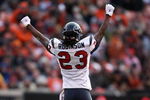 CLEVELAND - NOVEMBER 23:  Dunta Robinson #23 of the Houston Texans celebrates a missed field goal by the Cleveland Browns during the NFL game at Cleveland Browns Stadium on November 23, 2008 in Cleveland, Ohio.  (Photo by Andy Lyons/Getty Images)