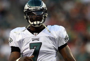 PHILADELPHIA - AUGUST 27:  Michael Vick #7 of the Philadelphia Eagles looks on against the Jacksonville Jaguars in the preseason game at Lincoln Financial Field on August 27, 2009 in Philadelphia, Pennsylvania.  (Photo by Jim McIsaac/Getty Images)