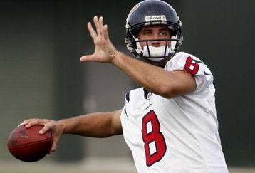 HOUSTON - JULY 31:  Quarterback Matt Schaub #8 throws a pass during the first practice of training camp on July 31, 2009 in Houston, Texas.  (Photo by Bob Levey/Getty Images)
