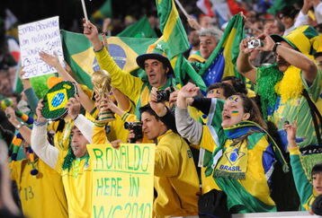PRETORIA, SOUTH AFRICA - JUNE 21: Fans enjoy the match during the FIFA Confederations Cup match between Italy and Brazil at Loftus Versfeld on June 21, 2009 in Pretoria, South Africa.   (Photo by Lee Warren/Gallo Images/Getty Images)