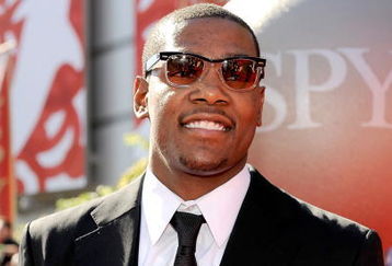 LOS ANGELES, CA - JULY 15:  NBA player Kevin Durant arrives at the 2009 ESPY Awards held at Nokia Theatre LA Live on July 15, 2009 in Los Angeles, California. The 17th annual ESPYs will air on Sunday, July 19 at 9PM ET on ESPN.  (Photo by Kevork Djansezian/Getty Images for ESPY)