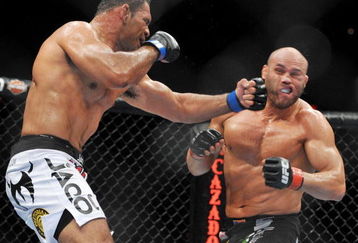 PORTLAND, OR - AUGUST 29:  UFC fighter Antonio Nogueira (L) battles UFC fighter Randy Couture (R) during their Heavyweight bout at UFC 102:  Couture vs. Nogueira at the Rose Garden Arena on August 29, 2009 in Portland, Oregon.  (Photo by Jon Kopaloff/Getty Images)