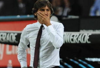 MILAN, ITALY - AUGUST 29:  AC Milan Manager Leonardo looks during the Serie A match between AC Milan and Inter Milan at Stadio Giuseppe Meazza on August 29, 2009 in Milan, Italy.  (Photo by Valerio Pennicino/Getty Images)