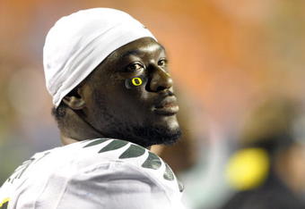 BOISE, ID - SEPTEMBER 3:  LaGarrette Blount #9 of the Oregon Ducks watches the clock as it winds downs and the Boise State defeat Oregon 19-8 on September 3, 2009 at Bronco Stadium in Boise, Idaho. Blount punched a Boise State Broncos player after the game causing quite a commotion and talk of him being arrested. (Photo by Steve Dykes/Getty Images)
