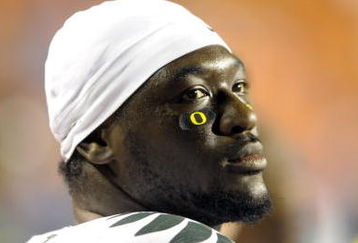 BOISE, ID - SEPTEMBER 3:  LaGarrette Blount #9 of the Oregon Ducks watches the clock as it winds downs and the Boise State defeat Oregon 19-8 on September 3, 2009 at Bronco Stadium in Boise, Idaho. Blount punched a Boise State Broncos player after the game causing quite a commotion and talk of him being arrested. (Photo by Steve Dykes/Getty Images)