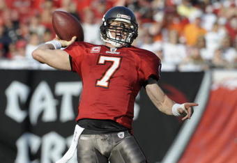 TAMPA, FL - DECEMBER 28: Quarterback Jeff Garcia #7 of the Tampa Bay Buccaneers sets to pass against the Oakland Raiders at Raymond James Stadium on December 28, 2008 in Tampa, Florida.  (Photo by Al Messerschmidt/Getty Images)