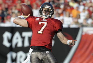 TAMPA, FL - DECEMBER 28: Quarterback Jeff Garcia #7 of the Tampa Bay Buccaneers sets to pass against the Oakland Raiders at Raymond James Stadium on December 28, 2008 in Tampa, Florida.  (Photo by Al Messerschmidt/Getty Images)