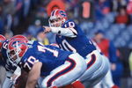 9 Dec 2001:  Quarterback Alex Van Pelt #10 of the Buffalo Bills calls a play during the NFL game against the Carolina Panters at Ralph Wilson Statium in Orchard Park, New York.  The Bills defeated the Panthers 25-24.  Mandatory Credit: Rick Stewart/Getty Images