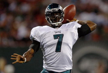 EAST RUTHERFORD, NJ - SEPTEMBER 3: Michael Vick #7 of the Philadelphia Eagles throws a pass during the game against the New York Jets on September 3, 2009 at Giants Stadium in East Rutherford, New Jersey. (Photo by Jared Wickerham/Getty Images)