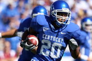 LEXINGTON, KY - OCTOBER 11:  Derrick Locke #20 of the Kentucky Widcats runs with the ball during the game against the South Carolina Gamecocks at Commonwealth Stadium on October 11, 2008 in Lexington, Kentucky  (Photo by Andy Lyons/Getty Images)