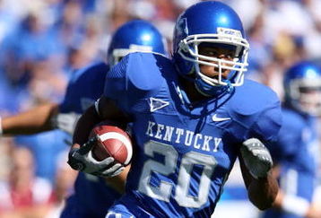 LEXINGTON, KY - OCTOBER 11:  Derrick Locke #20 of the Kentucky Widcats runs with the ball during the game against the South Carolina Gamecocks at Commonwealth Stadium on October 11, 2008 in Lexington, Kentucky  (Photo by Andy Lyons/Getty Images)