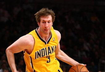 NEW YORK - FEBRUARY 23:  Troy Murphy #3 of the Indiana Pacers drives to the basket during the game against the New York Knicks at Madison Square Garden February 23, 2009 in New York City.  The Knicks won 123-119.  NOTE TO USER: User expressly acknowledges and agrees that, by downloading and/or using this Photograph, User is consenting to the terms and conditions of the Getty Images License Agreement.  (Photo by Chris McGrath/Getty Images)