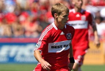 BRIDGEVIEW, IL - MAY 31: Chris Rolfe #17 of the Chicago Fire controls the ball against FC Dallas on May 31, 2009 at Toyota Park in Bridgeview, Illinois. FC Dallas defeated the Fire 3-0. (Photo by Jonathan Daniel/Getty Images)