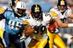 NASHVILLE, TN - DECEMBER 21:  Willie Parker #39 of the Pittsburgh Steelers runs with the ball agianst the Tennessee Titans during their game on December 21, 2008 at LP Field in Nashville, Tennessee.  (Photo by Streeter Lecka/Getty Images)