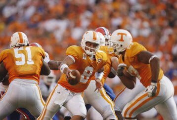 KNOXVILLE, TN - SEPTEMBER 20: Quarterback Jonathan Crompton #8 of the Tennessee Volunteers hands off the ball against the Florida Gators at Neyland Stadium on September 20, 2008 in Knoxville, Tennessee.  (Photo by Streeter Lecka/Getty Images)