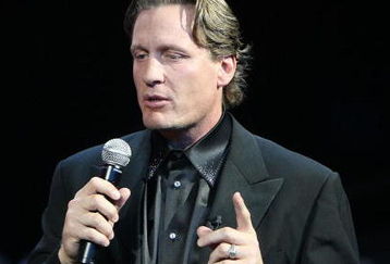 LAS VEGAS - JUNE 18:  Jeremy Roenick of the San Jose Sharks speaks during the 2009 NHL Awards at The Pearl concert theater at the Palms Casino Resort June 18, 2009 in Las Vegas, Nevada.  (Photo by Bruce Bennett/Getty Images for NHL)