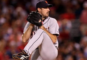 ANAHEIM, CA - AUGUST 24:  Pitcher Justin Verlander #35 of the Detroit Tigers throws a pitch against the Los Angeles Angels of Anaheim on August 24, 2009 at Angel Stadium in Anaheim, California.  (Photo by Stephen Dunn/Getty Images)