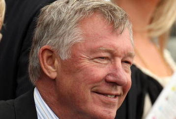 YORK, ENGLAND - AUGUST 20:  Manchester United manager, Sir Alex Ferguson, watches the second race at the Ebor Festival at York Race Course on August 20, 2009 in York, England.  (Photo by Ross Kinnaird/Getty Images)
