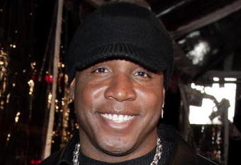 LOS ANGELES - JANUARY 28:  MLB player Barry Bonds arrives at the premiere of Universal's 'Welcome Home Roscoe Jenkins' at the Chinese Theater on January 28, 2008 in Los Angeles, California. (Photo by Kevin Winter/Getty Images)