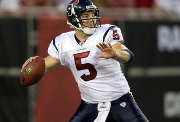 TAMPA, FL - SEPTEMBER 04:  Quarterback Rex Grossman #5 of the Houston Texans  looks for an open receiver against the Tampa Bay Buccaneers during a preseason game at Raymond James Stadium on September 4, 2009 in Tampa, Florida.  (Photo by J. Meric/Getty Images)