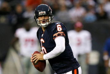 CHICAGO - AUGUST 22: Quarterback Jay Cutler #6 of the Chicago Bears looks to pass against the New York Giants during their preseason NFL game at Soldier Field on August 22, 2009 in Chicago, Illinois.  (Photo by Jonathan Daniel/Getty Images)