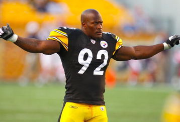 PITTSBURGH - AUGUST 29:  Linebacker James Harrison #92 of the Pittsburgh Steelers warms up before the game against the Buffalo Bills at Heinz Field on August 29, 2009 in Pittsburgh, Pennsylvania. (Photo by Gregory Shamus/Getty Images)