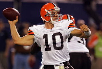 EAST RUTHERFORD, NJ - AUGUST 18:  Brady Quinn #10 of the Cleveland Browns throws a pass against the New York Giants on August 18, 2008 at Giants Stadium in East Rutherford, New Jersey.  (Photo by Jim McIsaac/Getty Images)