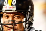 NASHVILLE, TN - DECEMBER 21:  Hines Ward #86 of the Pittsburgh Steelers talks to players against the Tennessee Titans during their game on December 21, 2008 at LP Field in Nashville, Tennessee.  (Photo by Streeter Lecka/Getty Images)